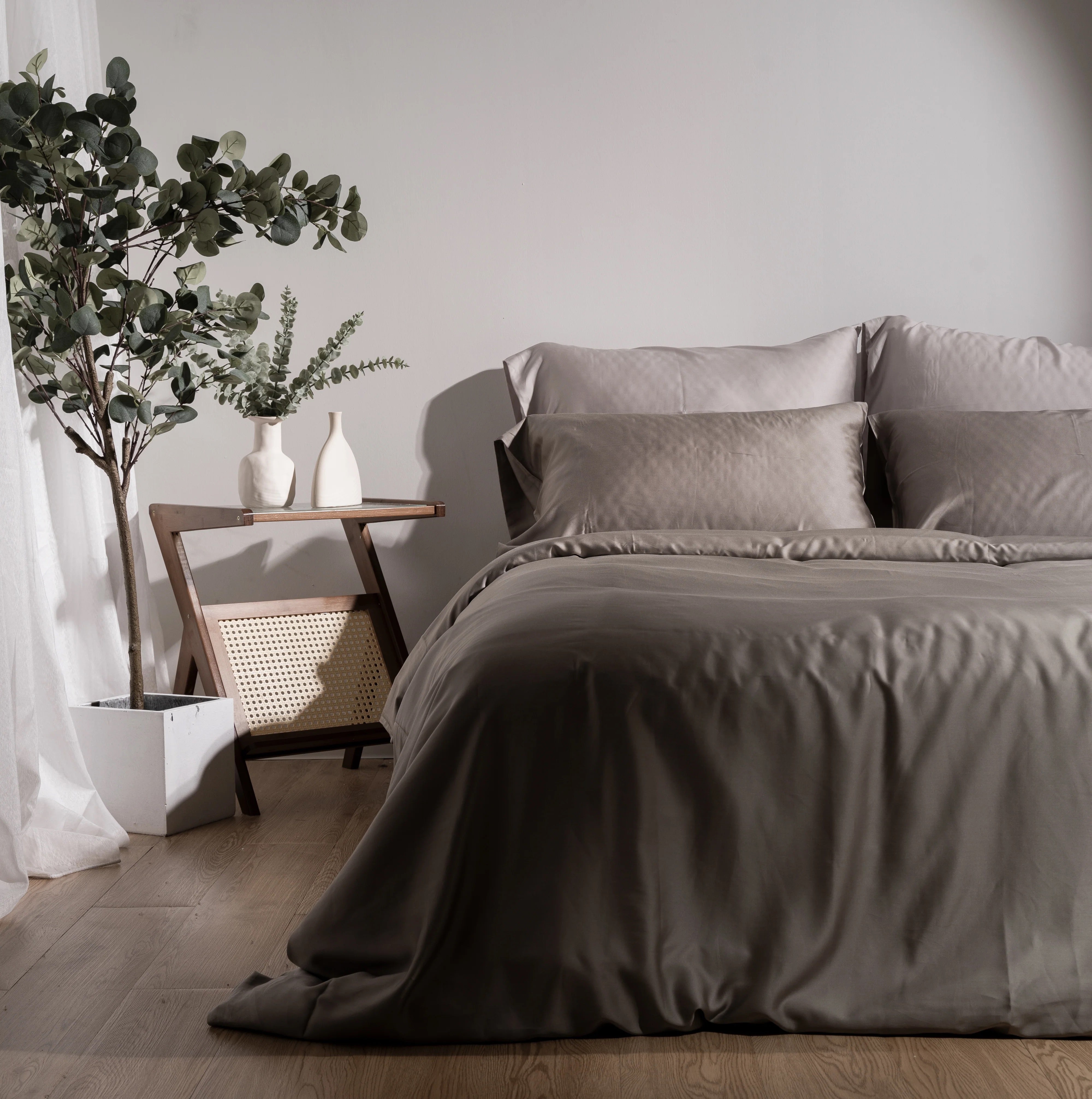 #Color_Cloudy Grey