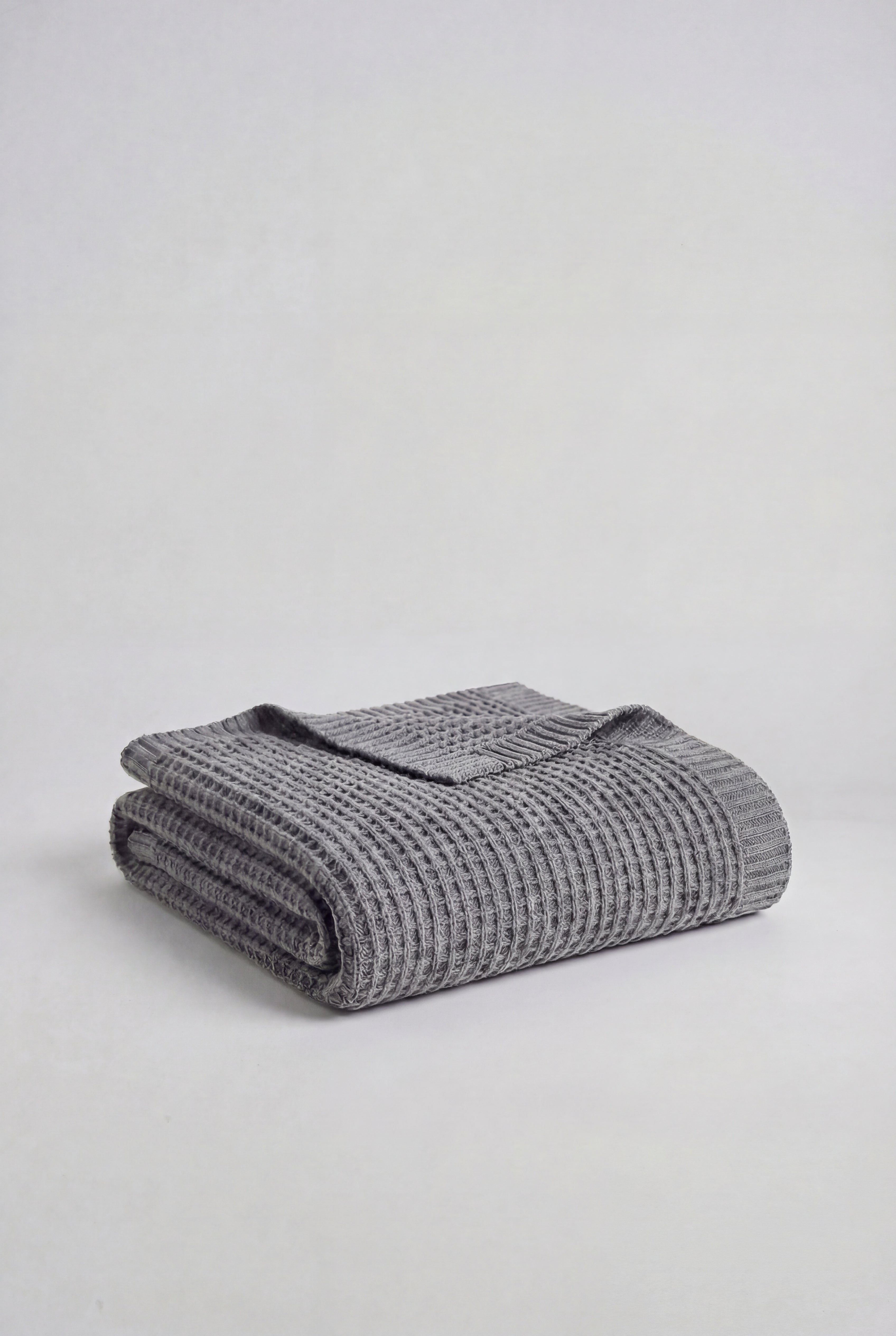 #color_Smoke Grey
