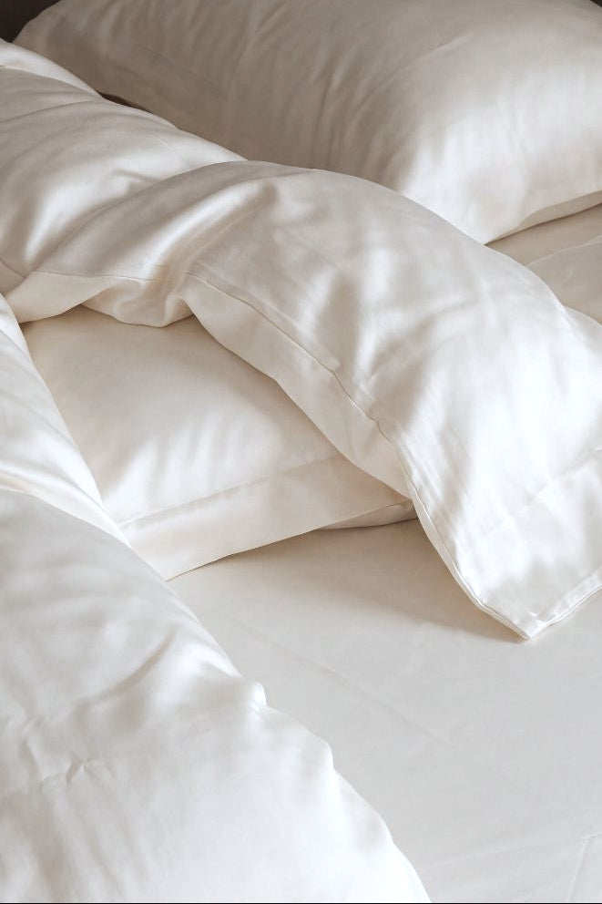 #Color_Pearl White